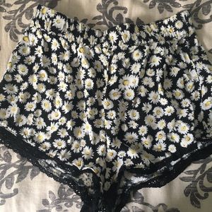Daisy shorts
